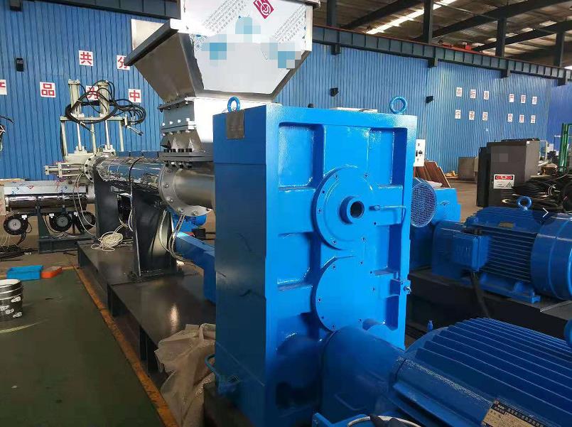 88038威尼斯检测XFC500变频器在塑料挤出机上利用(图1) 88038威尼斯检测XFC500变频器在塑料挤出机上利用(图1)
