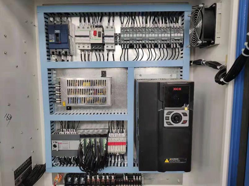88038威尼斯检测XFC500变频器在塑料挤出机上利用(图2) 88038威尼斯检测XFC500变频器在塑料挤出机上利用(图2)